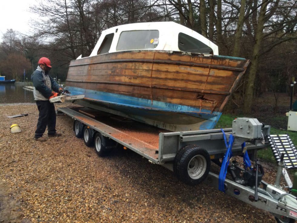 Breaking Boats - Breaking a Wooden Narrowboat